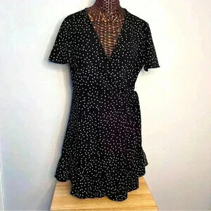 Relipop Dress size M practically new blk&wht polka dot wrap